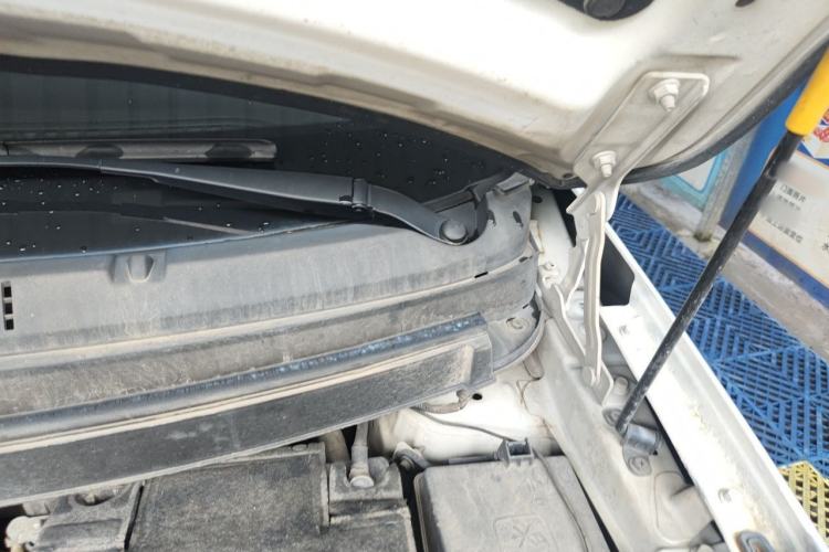 Used Geely Auto Vision X3 2017 1.5L Automatic Luxury Model Engine Bay Left