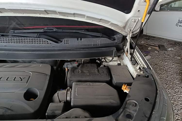 Used Geely Auto Vision X3 2017 1.5L Manual Luxury Model Engine Bay Left