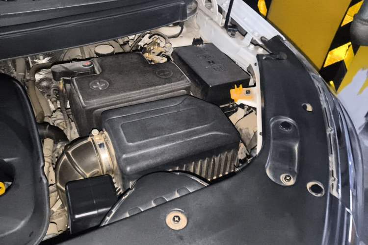 Used Geely Auto Vision X3 2017 1.5L Manual Luxury Model Engine Bay Left