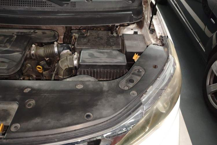 Used Geely Auto Vision X3 2017 1.5L Automatic Luxury Model Engine Bay Left