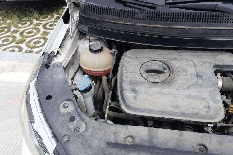 Used Geely Auto Vision X3 2017 1.5L Automatic Elite Model Engine Bay Right