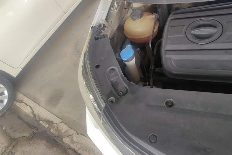 Used Geely Auto Vision X3 2017 1.5L Automatic Elite Model Engine Bay Right