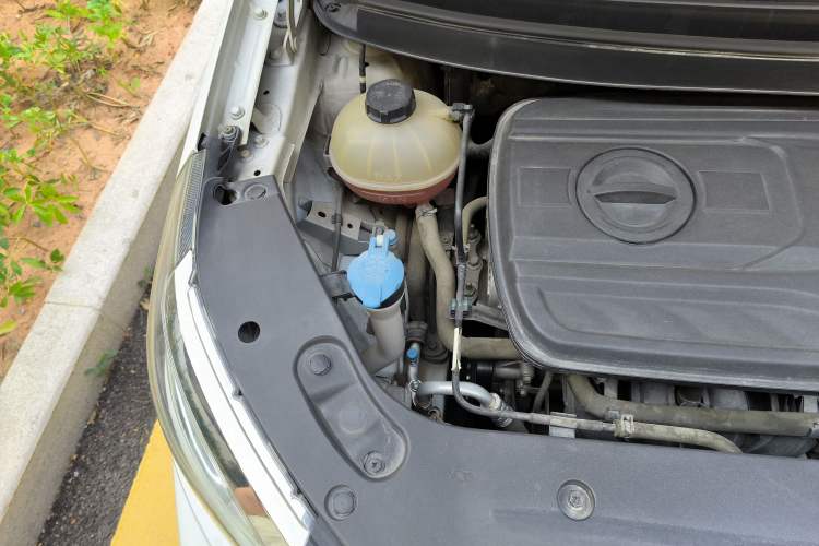 Used Geely Auto Vision X3 2017 1.5L Automatic Elite Model Engine Bay Right