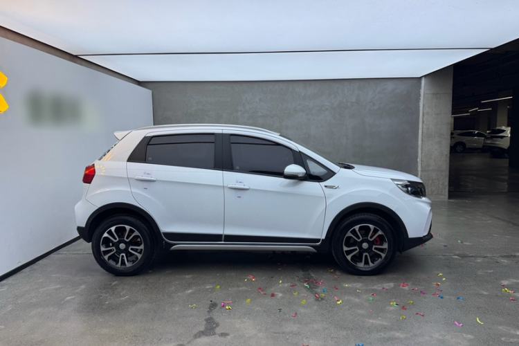 Used Geely Auto Vision X3 2017 1.5L Manual Luxury Model Exterior 3