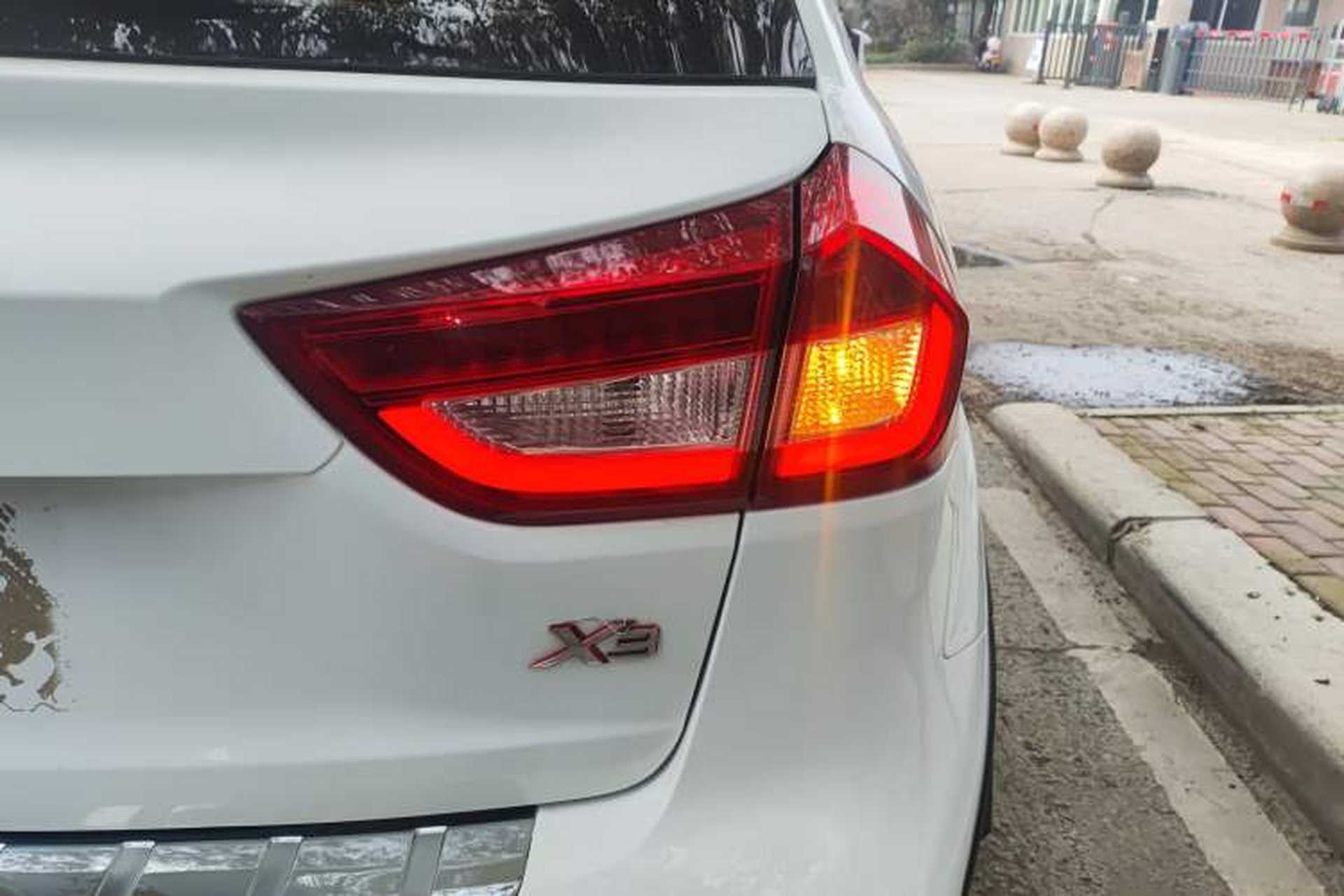 Used Geely Auto Vision X3 2017 1.5L Automatic Elite Model Exterior 3