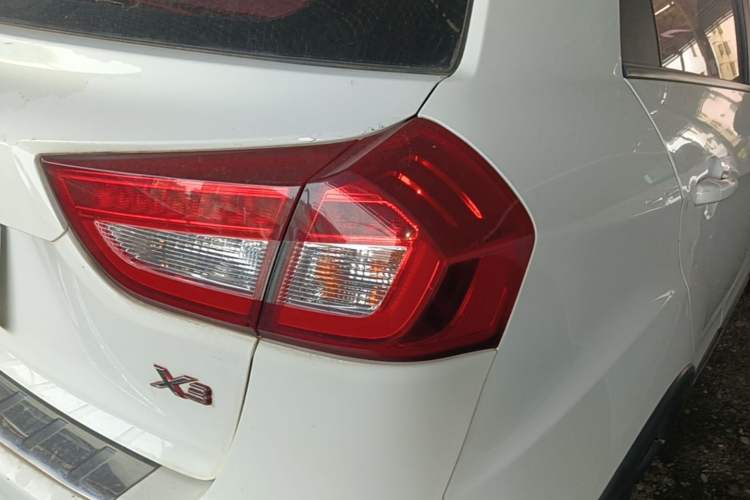 Used Geely Auto Vision X3 2017 1.5L Automatic Luxury Model Exterior 3