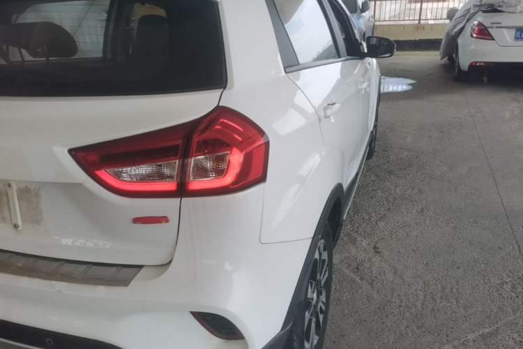 Used Geely Auto Vision X3 2017 1.5L Manual Elite Model Exterior 3