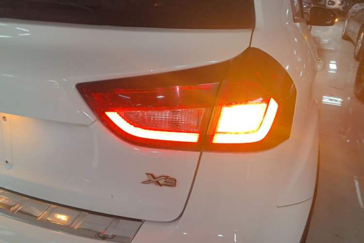 Used Geely Auto Vision X3 2017 1.5L Automatic Luxury Model Exterior 3
