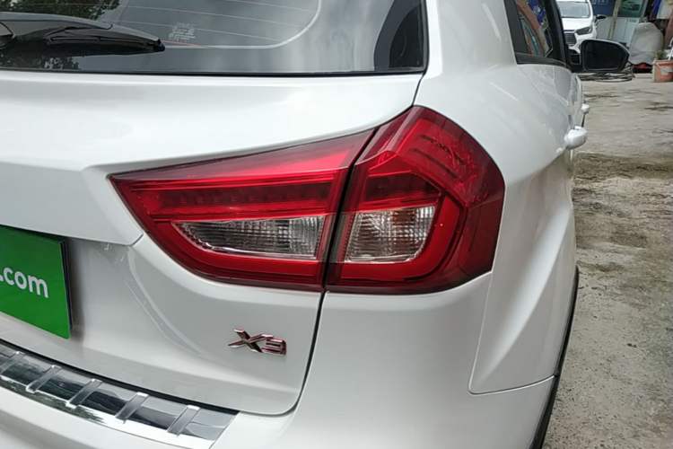 Used Geely Auto Vision X3 2017 1.5L Automatic Luxury Model Exterior 3