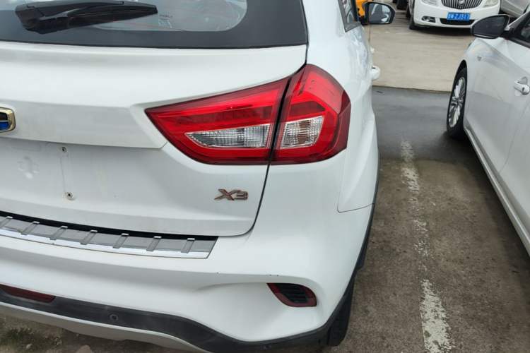 Used Geely Auto Vision X3 2017 1.5L Automatic Elite Model Exterior 3
