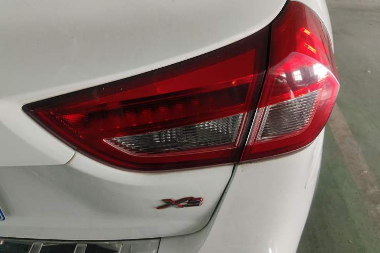 Used Geely Auto Vision X3 2017 1.5L Automatic Elite Model Exterior 3