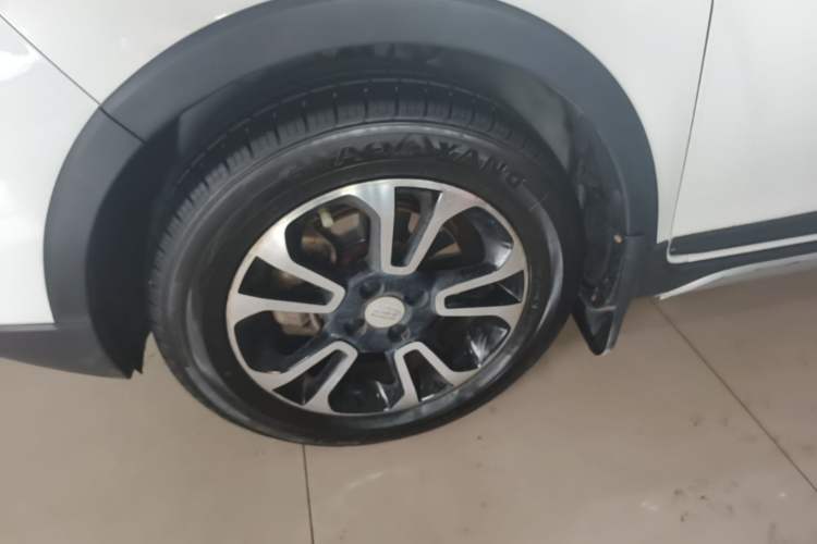 Used Geely Auto Vision X3 2017 1.5L Automatic Elite Model Exterior 4