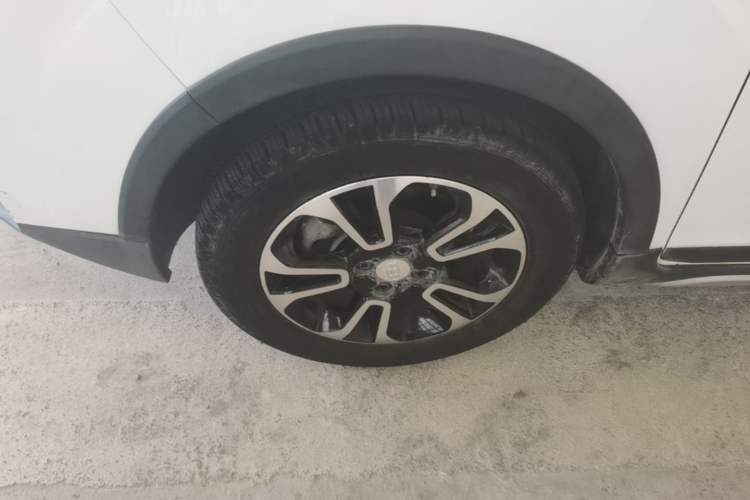 Used Geely Auto Vision X3 2017 1.5L Manual Elite Model Exterior 4