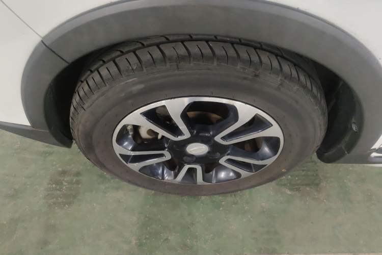 Used Geely Auto Vision X3 2017 1.5L Automatic Elite Model Exterior 4