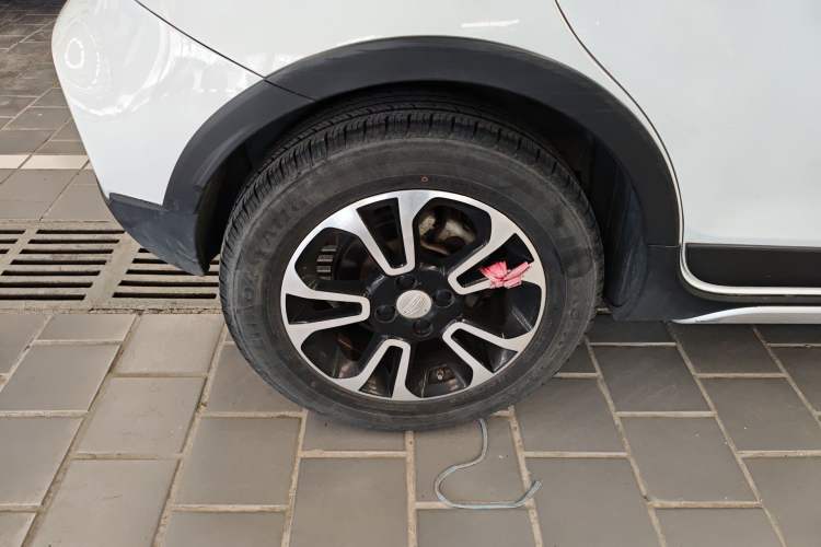 Used Geely Auto Vision X3 2017 1.5L Automatic Elite Model Exterior 5