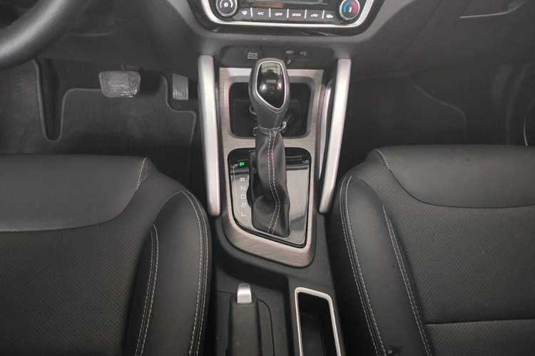 Used Geely Auto Vision X3 2017 1.5L Automatic Luxury Model Gear Lever