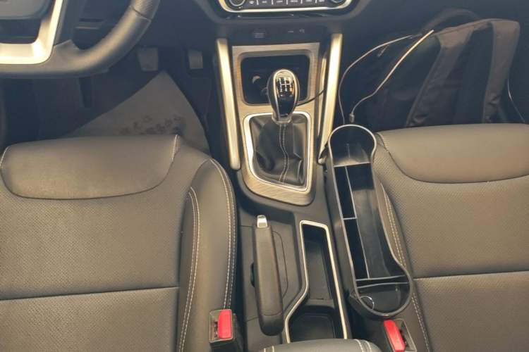 Used Geely Auto Vision X3 2017 1.5L Manual Elite Model Gear Lever