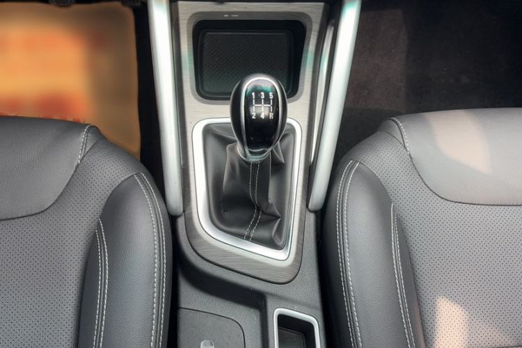 Used Geely Auto Vision X3 2017 1.5L Manual Luxury Model Gear Lever