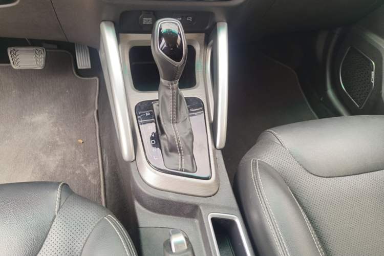Used Geely Auto Vision X3 2017 1.5L Automatic Luxury Model Gear Lever