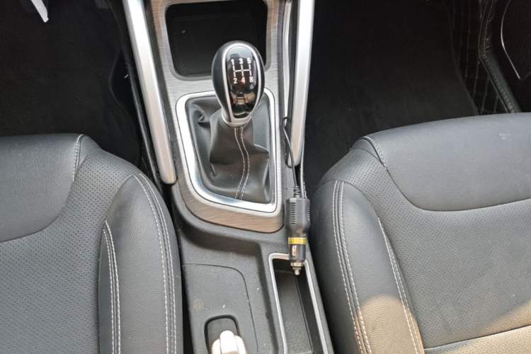 Used Geely Auto Vision X3 2017 1.5L Manual Elite Model Gear Lever