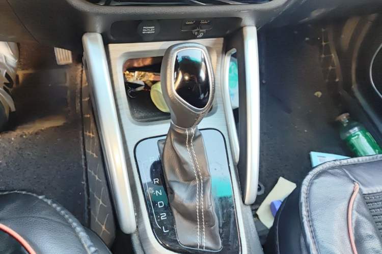 Used Geely Auto Vision X3 2017 1.5L Automatic Elite Model Gear Lever