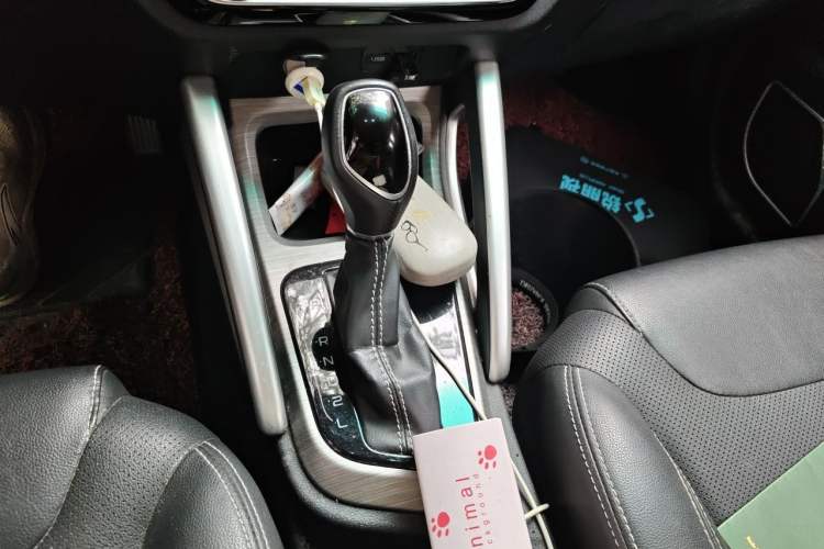 Used Geely Auto Vision X3 2017 1.5L Automatic Elite Model Gear Lever