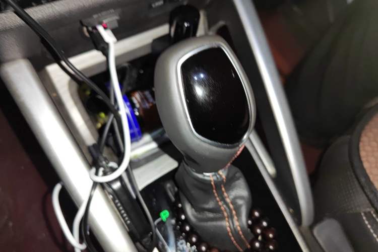 Used Geely Auto Vision X3 2017 1.5L Automatic Elite Model Gear Lever