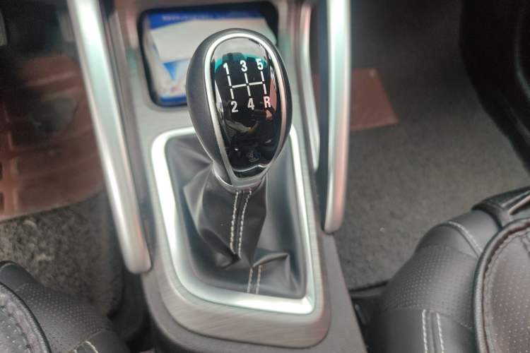Used Geely Auto Vision X3 2017 1.5L Manual Luxury Model Gear Lever