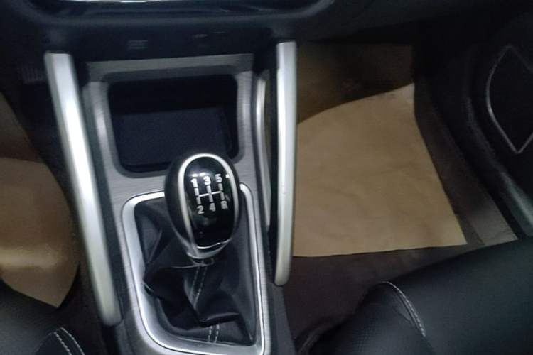 Used Geely Auto Vision X3 2017 1.5L Manual Luxury Model Gear Lever
