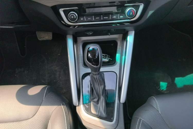 Used Geely Auto Vision X3 2017 1.5L Automatic Luxury Model Gear Lever