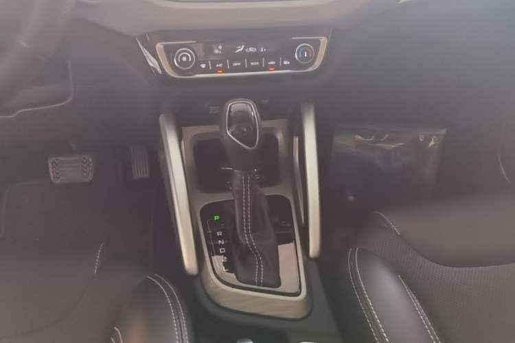 Used Geely Auto Vision X3 2017 1.5L Automatic Luxury Model Gear Lever