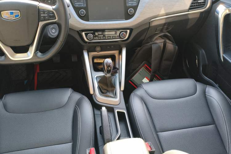 Used Geely Auto Vision X3 2017 1.5L Manual Elite Model Gear Lever