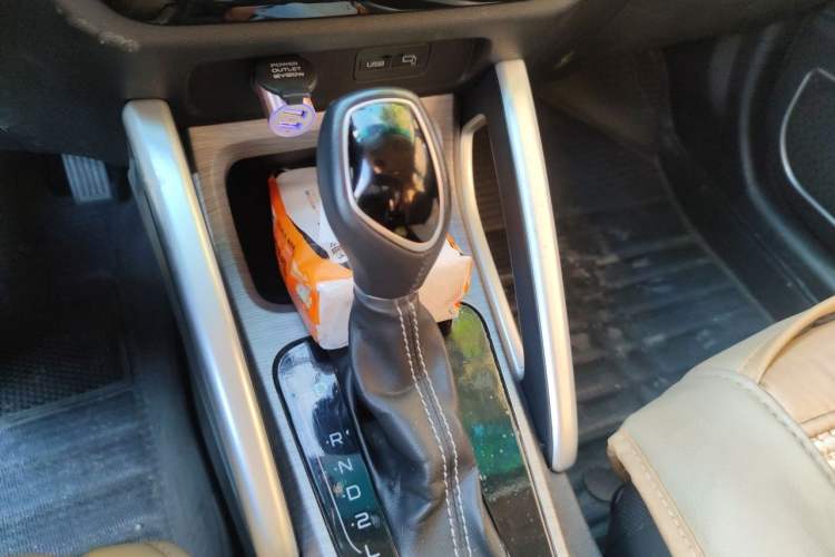Used Geely Auto Vision X3 2017 1.5L Automatic Luxury Model Gear Lever