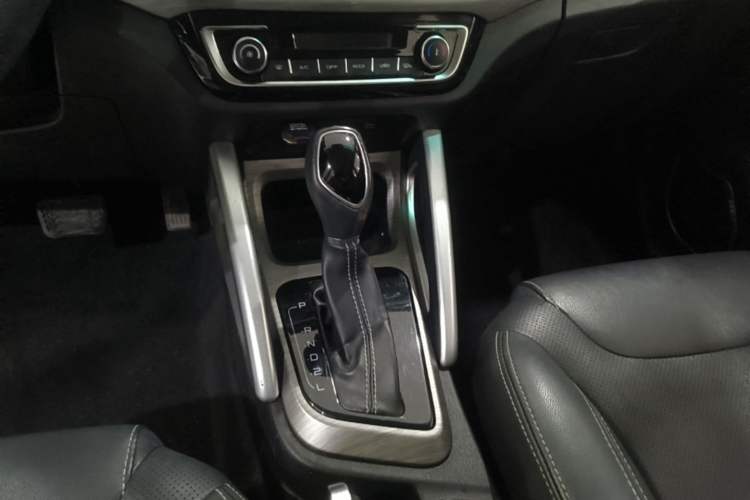 Used Geely Auto Vision X3 2017 1.5L Automatic Elite Model Gear Lever