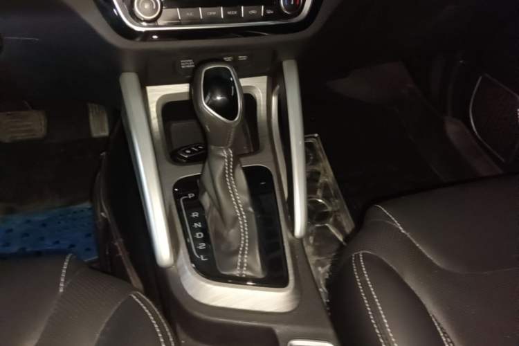 Used Geely Auto Vision X3 2017 1.5L Automatic Elite Model Gear Lever