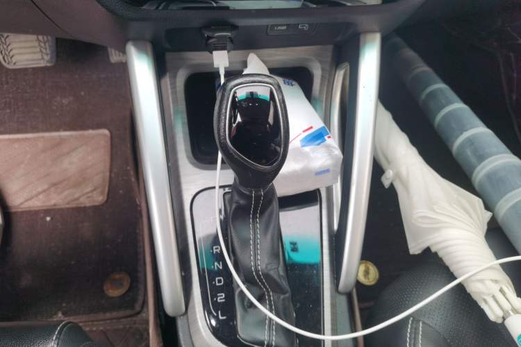 Used Geely Auto Vision X3 2017 1.5L Automatic Luxury Model Gear Lever