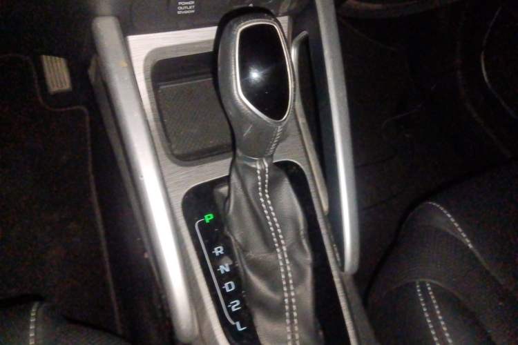 Used Geely Auto Vision X3 2017 1.5L Automatic Elite Model Gear Lever
