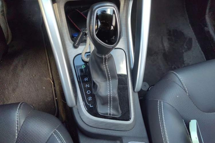 Used Geely Auto Vision X3 2017 1.5L Automatic Elite Model Gear Lever