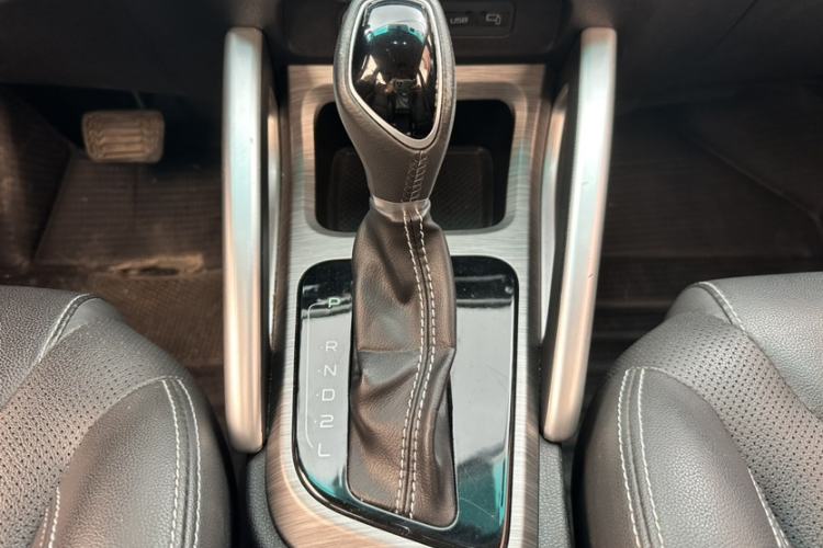 Used Geely Auto Vision X3 2017 1.5L Automatic Elite Model Gear Lever
