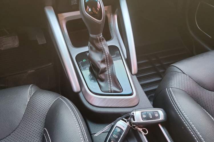 Used Geely Auto Vision X3 2017 1.5L Automatic Elite Model Gear Lever