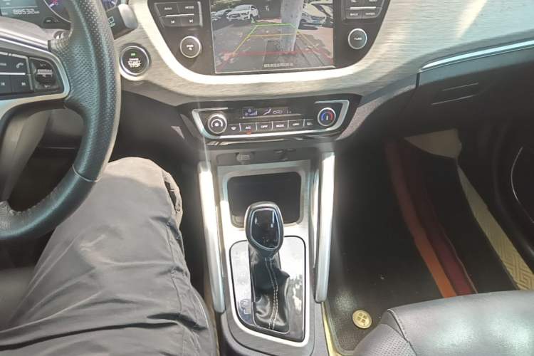 Used Geely Auto Vision X3 2017 1.5L Automatic Elite Model Gear Lever