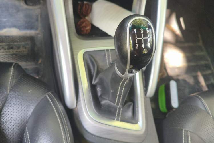 Used Geely Auto Vision X3 2017 1.5L Manual Luxury Model Gear Lever