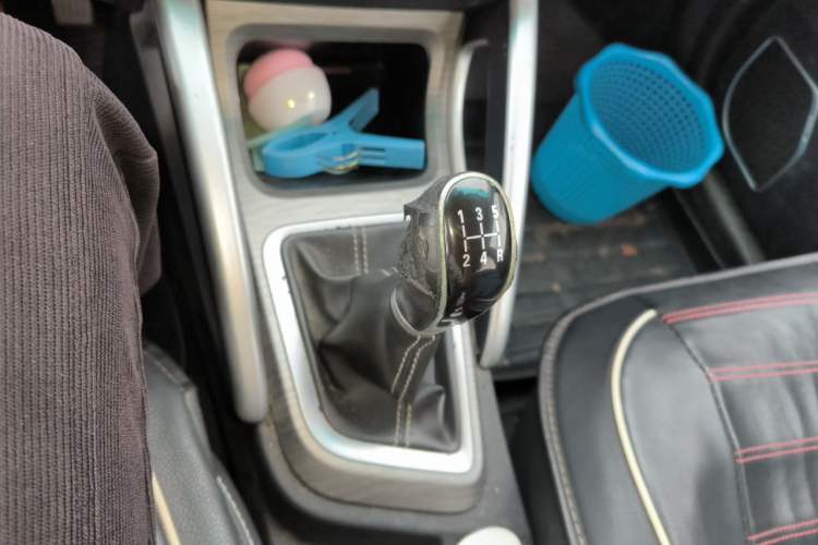 Used Geely Auto Vision X3 2017 1.5L Manual Luxury Model Gear Lever