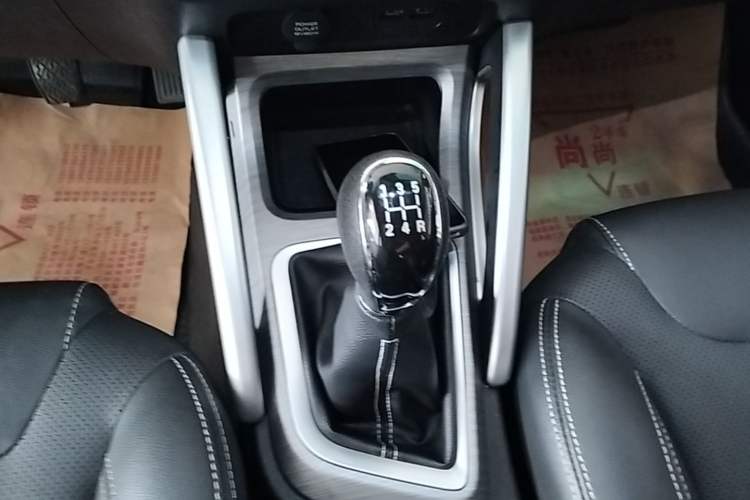 Used Geely Auto Vision X3 2017 1.5L Manual Elite Model Gear Lever