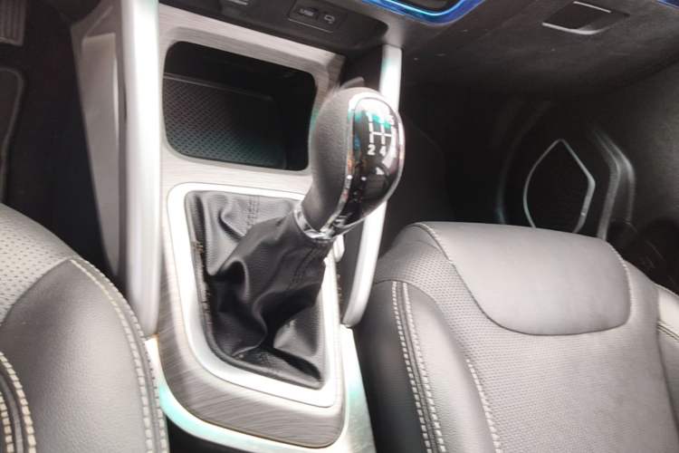 Used Geely Auto Vision X3 2017 1.5L Manual Luxury Model Gear Lever