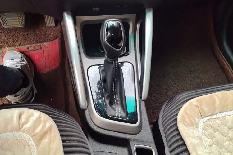 Used Geely Auto Vision X3 2017 1.5L Automatic Elite Model Gear Lever