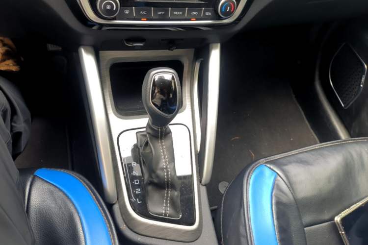 Used Geely Auto Vision X3 2017 1.5L Automatic Elite Model Gear Lever