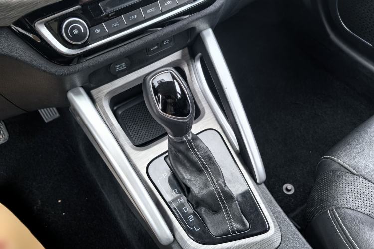 Used Geely Auto Vision X3 2017 1.5L Automatic Elite Model Gear Lever