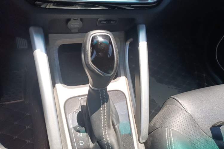 Used Geely Auto Vision X3 2017 1.5L Automatic Elite Model Gear Lever