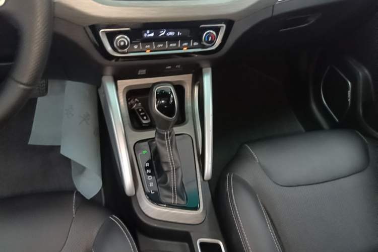 Used Geely Auto Vision X3 2017 1.5L Automatic Luxury Model Gear Lever